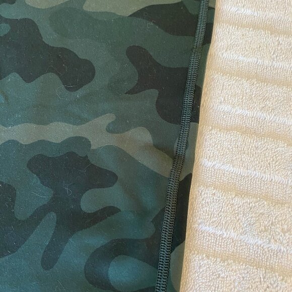 GapFit Leggings - green camo pattern - Picture 15 of 16